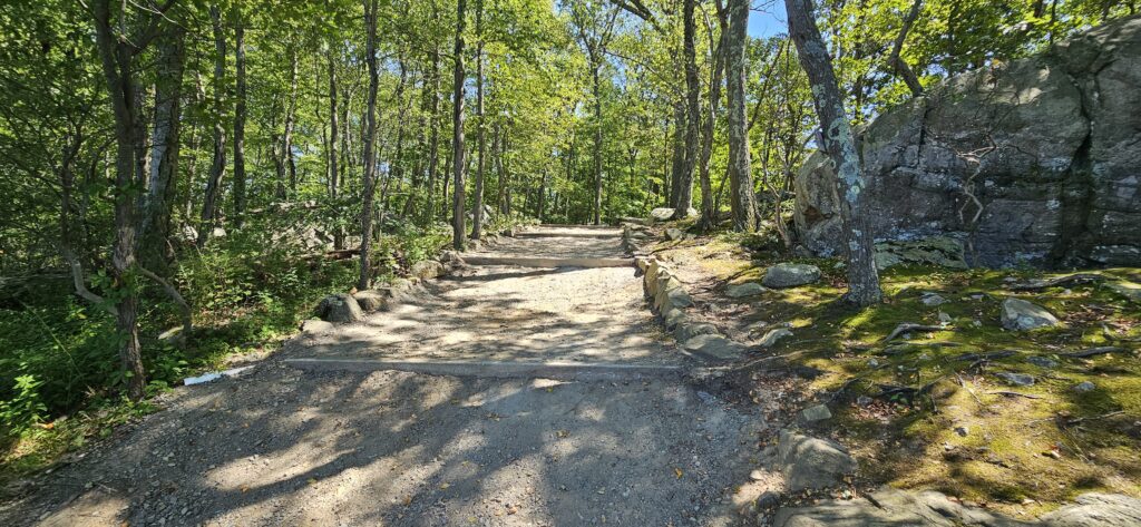 An image of the trail leading to the boat launch at Splitrock Reservoir