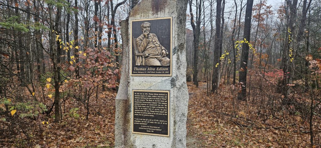 An image of the Edison Mine Monument