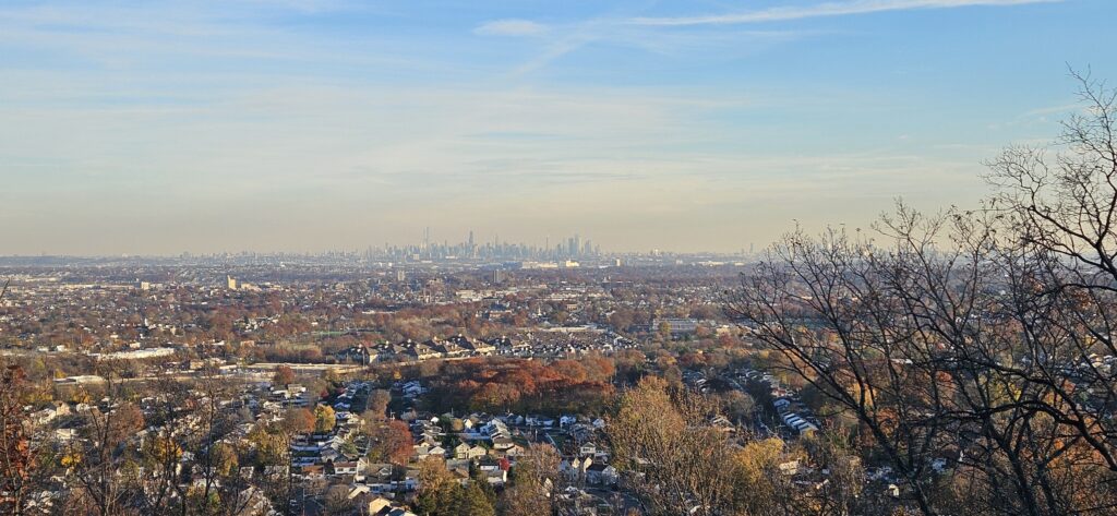 An image of the overlook at Rifle Camp Park