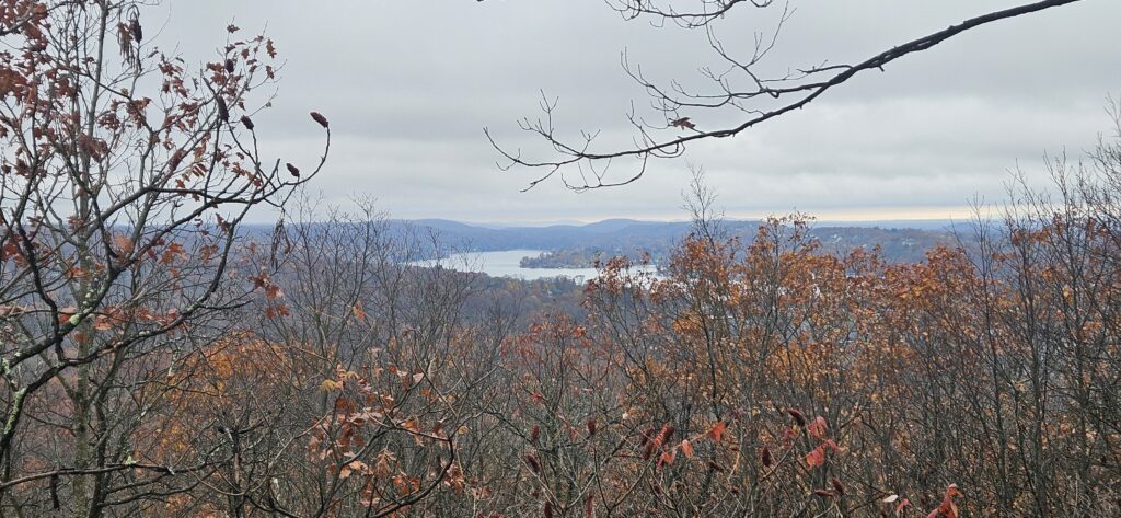 An image of Lake Hopatcong from Buckhead Rock