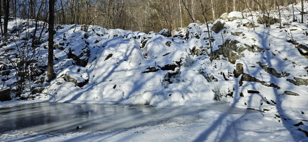 An image of the frozen Chikahoki Falls