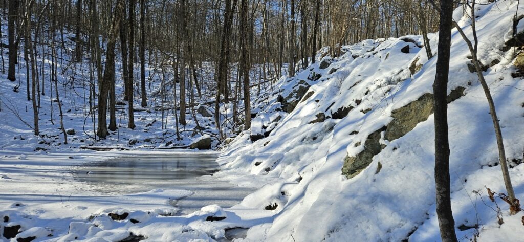 An image of the frozen Chikahoki Falls