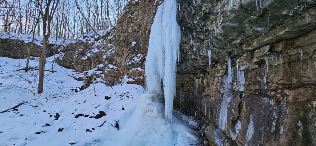 An image of the icy trail behind Bridal Veil Falls