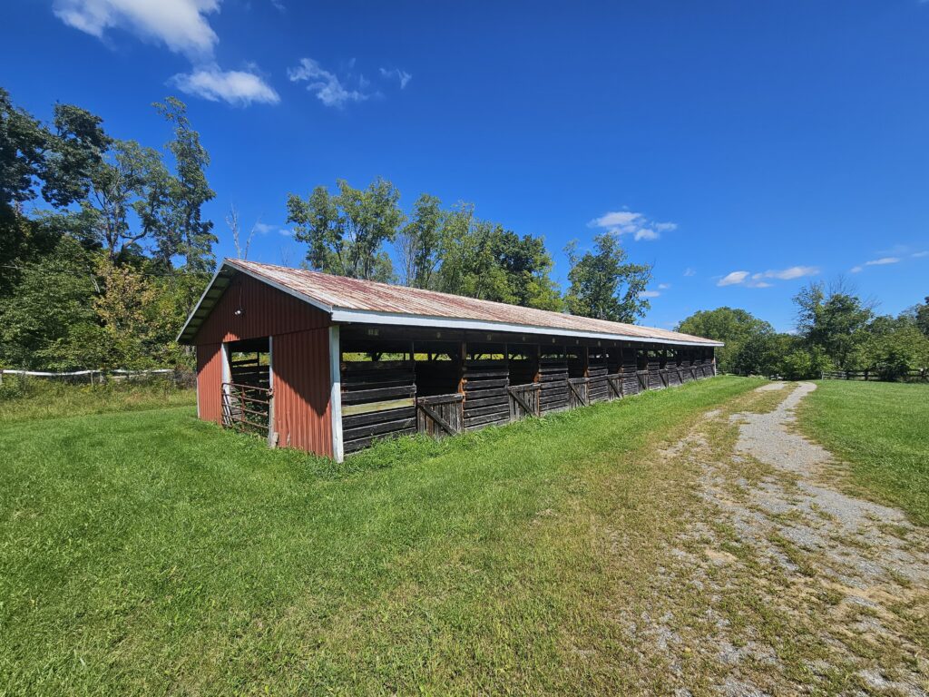 A barn at Lusscroft Farm